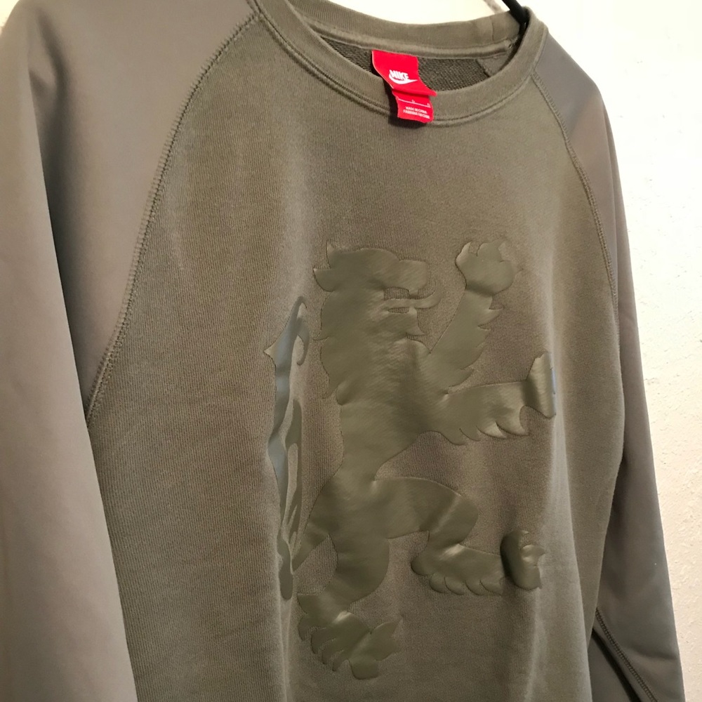 Nike Lebron James pullover